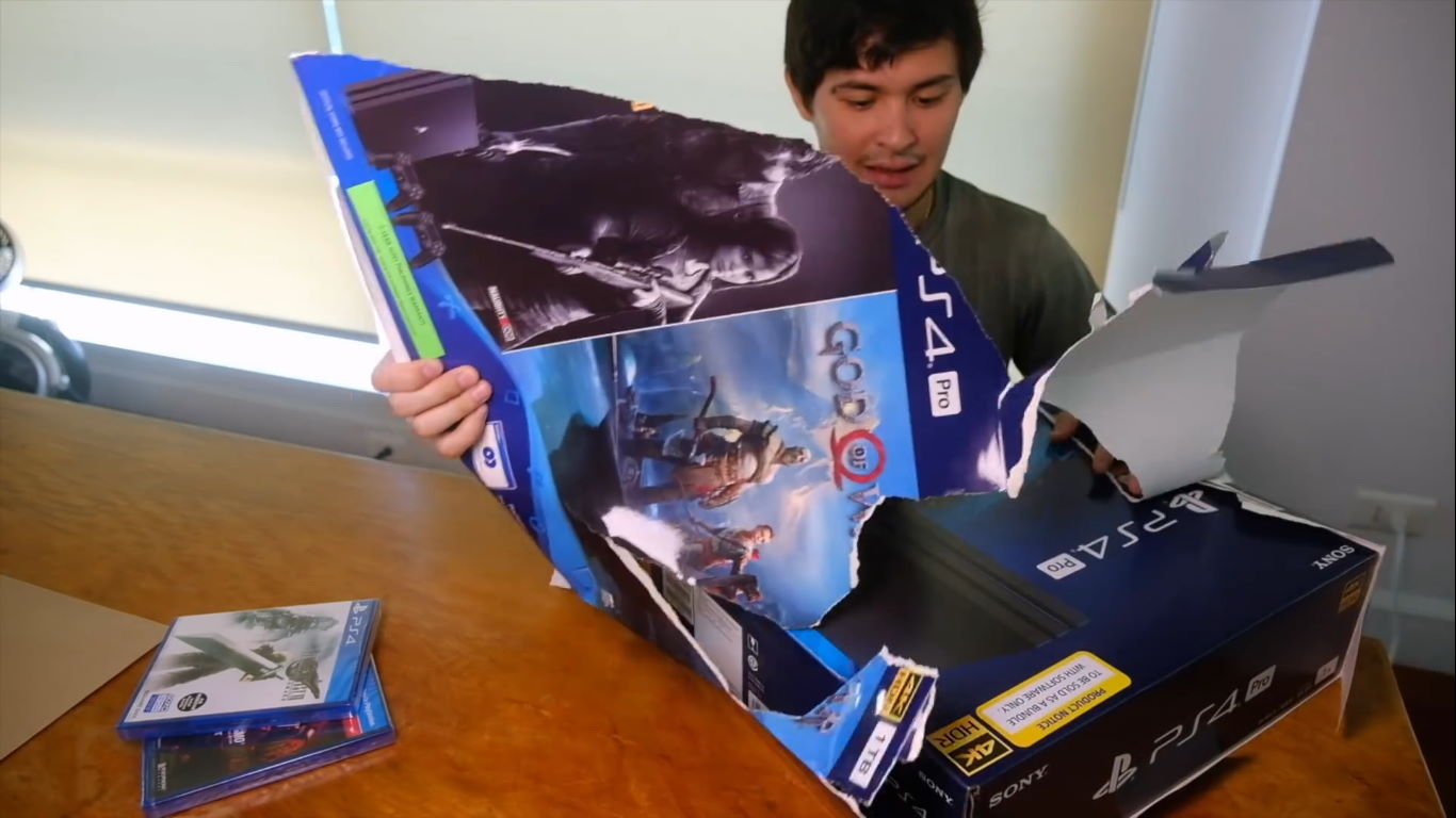 Matteo Guidicelli's PlayStation 4 Unboxing Video Screencap ...